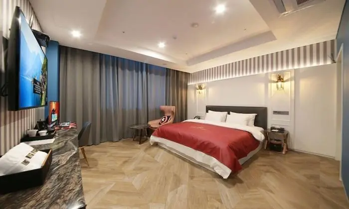 Standard Tek Büyük Yataklı Oda