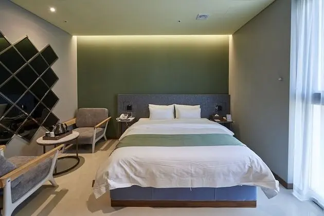 Deluxe Tek Büyük Yataklı Oda