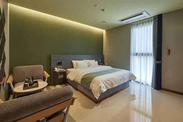 Deluxe Tek Büyük Yataklı Oda