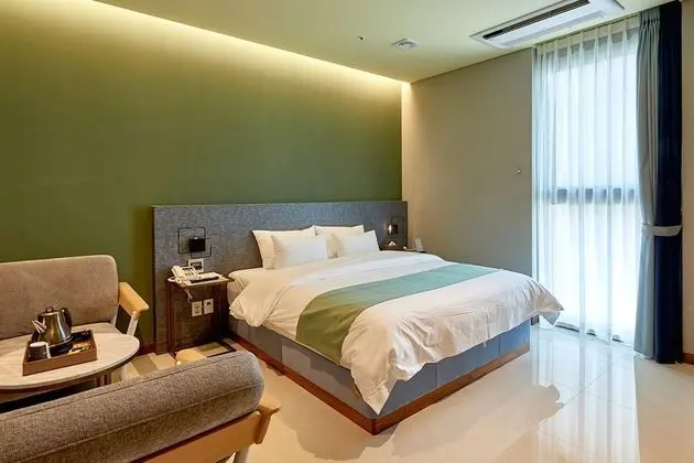 Deluxe Tek Büyük Yataklı Oda