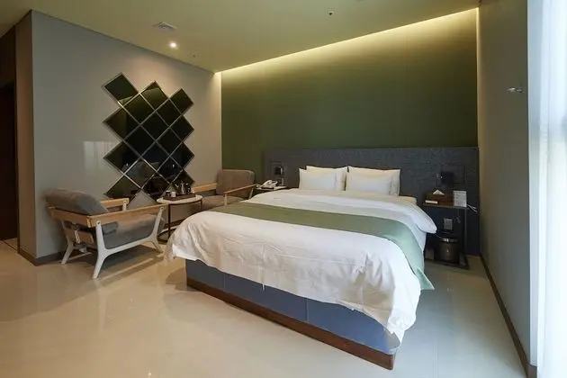 Deluxe Tek Büyük Yataklı Oda