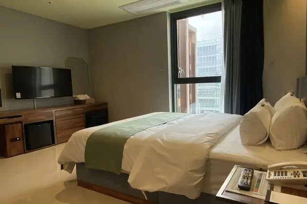 Deluxe Tek Büyük Yataklı Oda