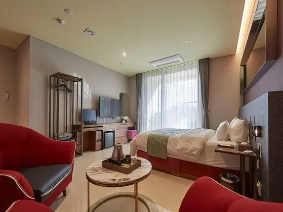 Junior Tek Büyük Yataklı Oda