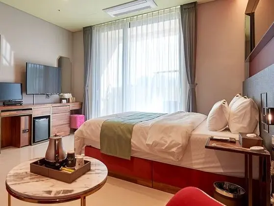 Junior Tek Büyük Yataklı Oda