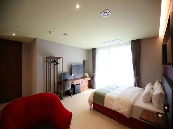 Junior Tek Büyük Yataklı Oda