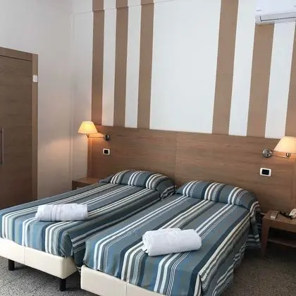 Tek Büyük veya İki Ayrı Yataklı Oda