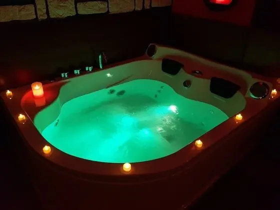 Junior Tek Büyük Yataklı Oda, Sıcak Su Havuzu