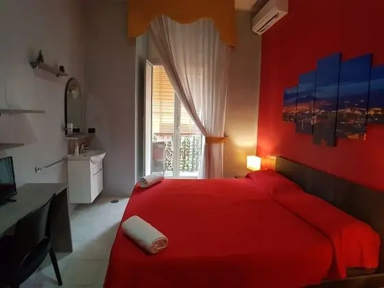 Dört Kişilik Oda, Ortak Banyo, Şehir Manzaralı