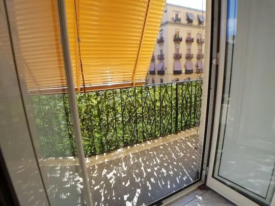 Dört Kişilik Oda, Ortak Banyo, Şehir Manzaralı