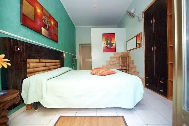 Tek Büyük Yataklı Oda, Ortak Banyo