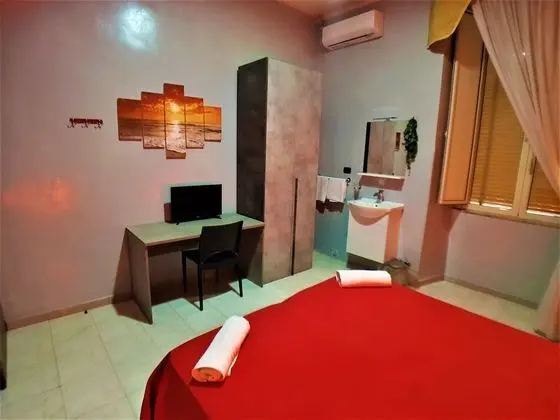 Tek Büyük Yataklı Oda, Ortak Banyo