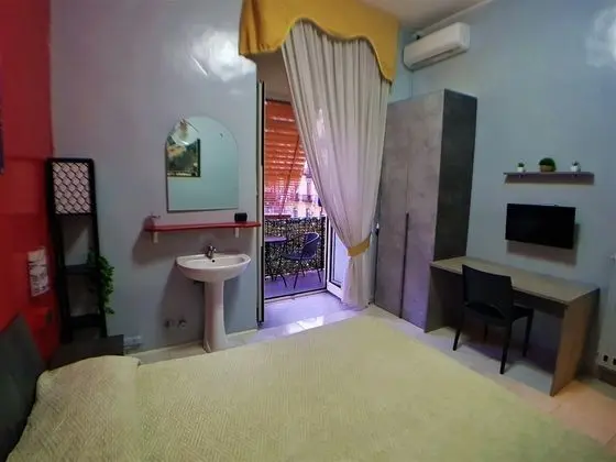 Tek Büyük Yataklı Oda, Ortak Banyo