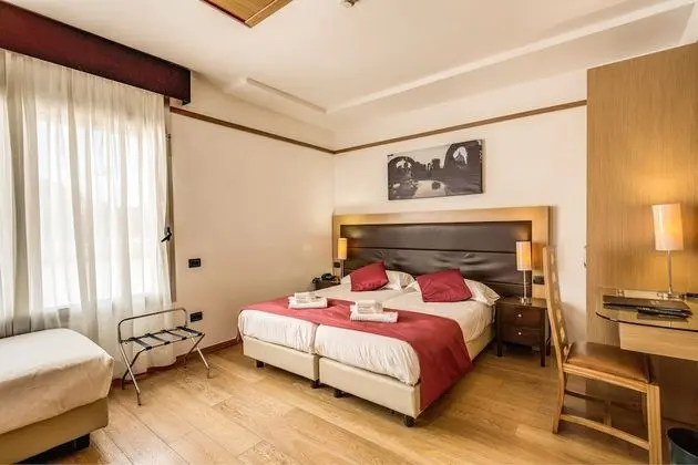 Standard Tek Büyük veya İki Ayrı Yataklı Oda