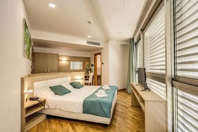 Superior Tek Büyük veya İki Ayrı Yataklı Oda