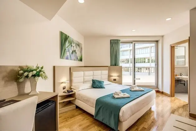 Superior Tek Büyük veya İki Ayrı Yataklı Oda