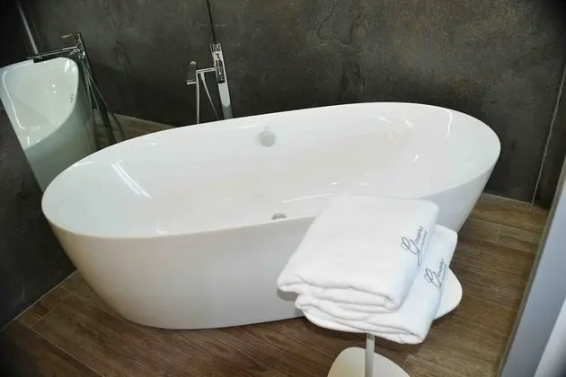 Tek Büyük Yataklı Oda (Vacheron)