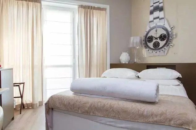 Üç Kişilik Oda (Rolex)