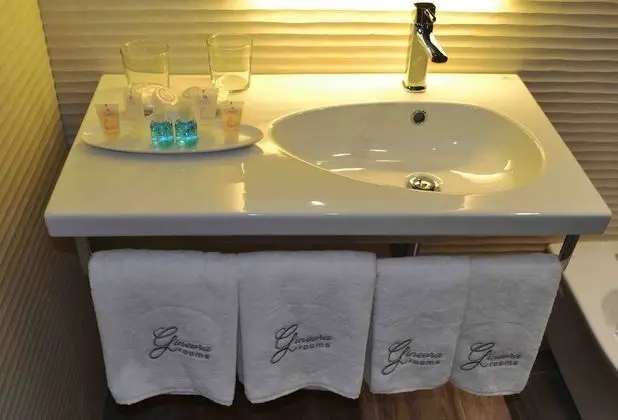 Üç Kişilik Oda (Rolex)