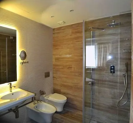 Üç Kişilik Oda (Rolex)