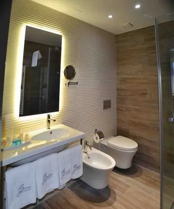 Üç Kişilik Oda (Rolex)