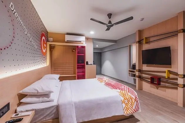 Luxury Tek Büyük Yataklı Oda