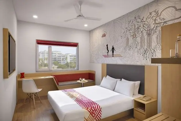 Luxe Queen Room