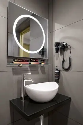 Luxe Queen Room