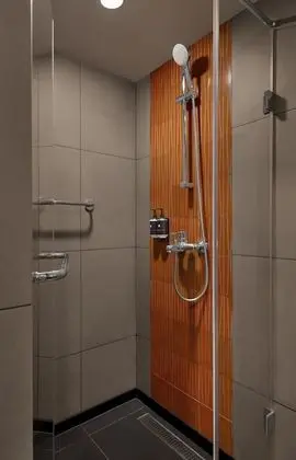 Luxe Queen Room