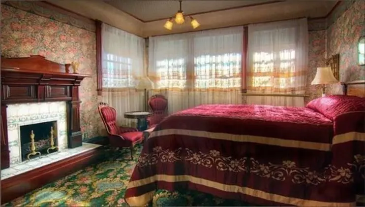 Oda, 1 Büyük (Queen) Boy Yatak, Şehir Manzaralı, Bahçeli