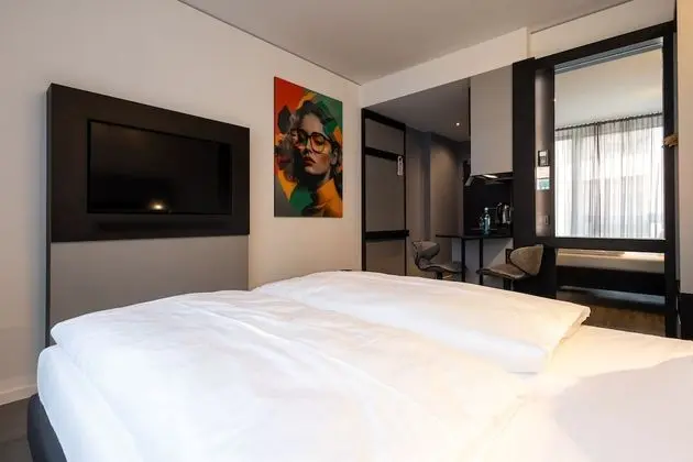 Comfort Tek Büyük Yataklı Oda