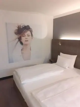 Comfort Tek Büyük veya İki Ayrı Yataklı Oda