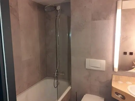 Comfort Tek Büyük veya İki Ayrı Yataklı Oda