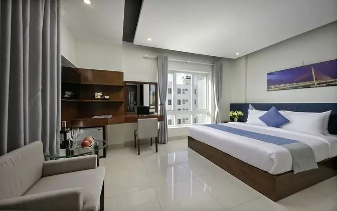 Deluxe Tek Büyük Yataklı Oda, Balkon, Plaj Manzaralı