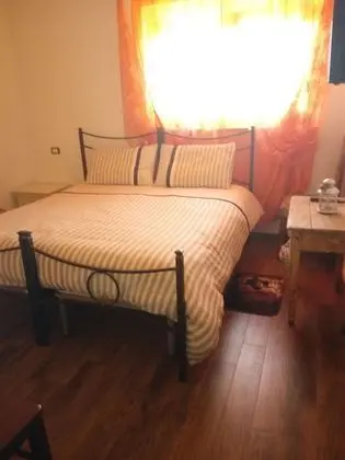 Tek Büyük Yataklı Oda, Ortak Banyo