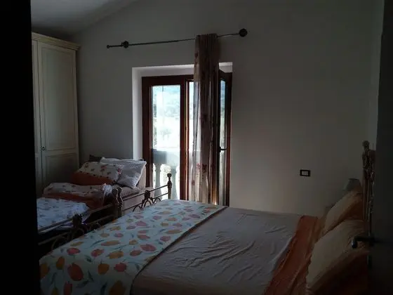 Üç Kişilik Oda, Ortak Banyo
