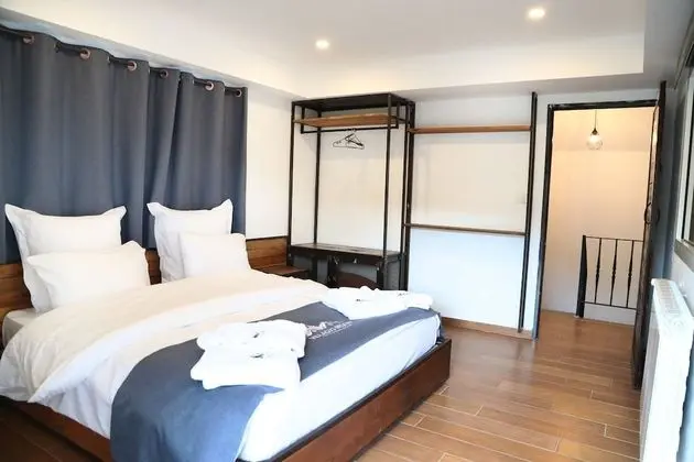 Family Duplex Townhouse with Garden Backyard