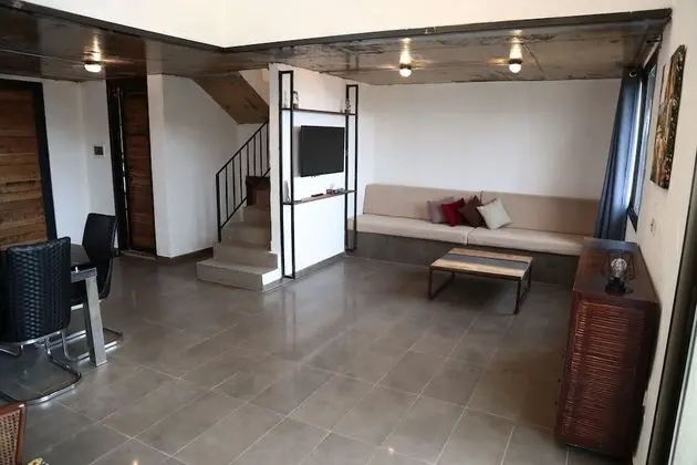 Family Duplex Townhouse with Garden Backyard