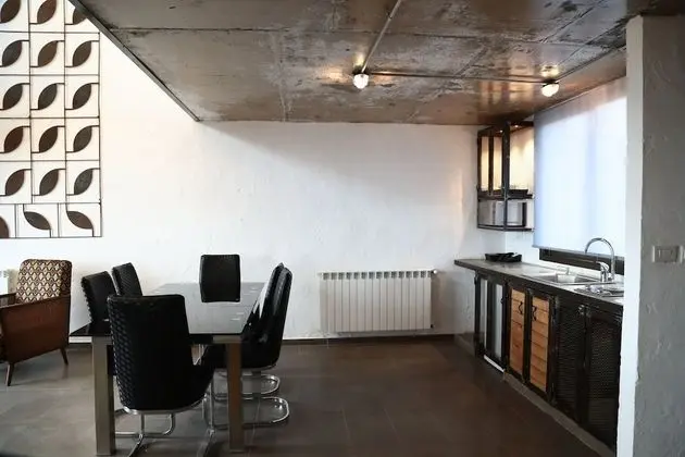 Family Duplex Townhouse with Garden Backyard