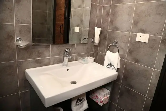 Superior Family Townhouse with Garden Backyard