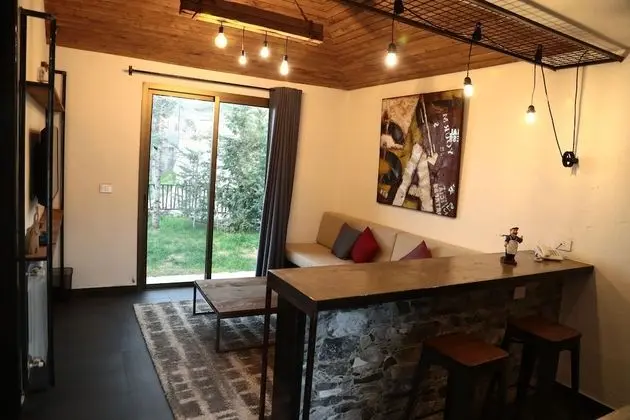 Superior Townhouse with Garden Backyard