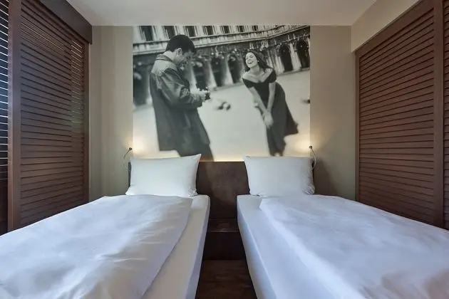 Tek Büyük Yataklı Oda, Bahçe Manzaralı