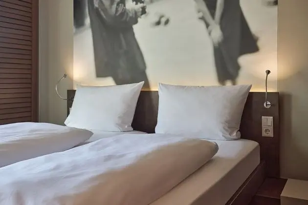 Tek Büyük Yataklı Oda, Bahçe Manzaralı