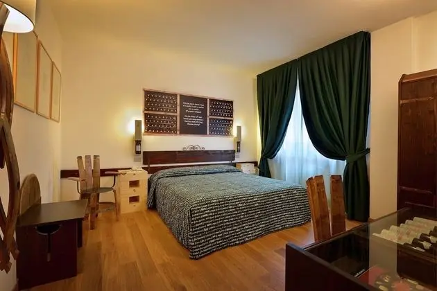Standard Tek Büyük veya İki Ayrı Yataklı Oda