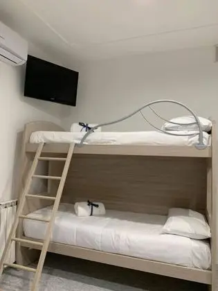 Deluxe Dört Kişilik Oda