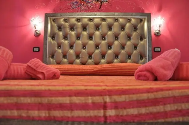 Basic Tek Büyük Yataklı Oda