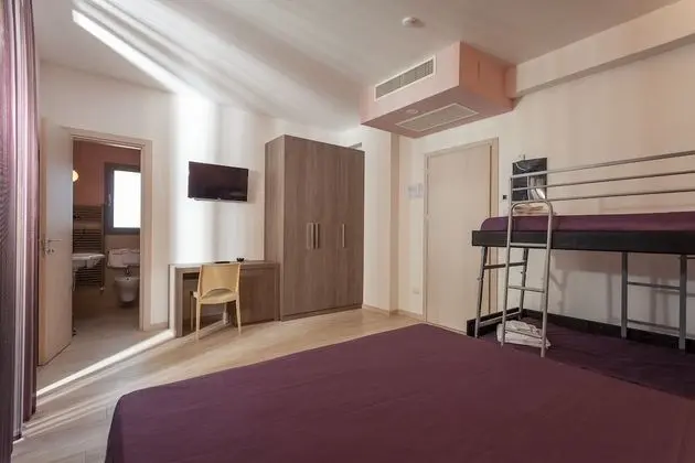 Standard Üç Kişilik Oda
