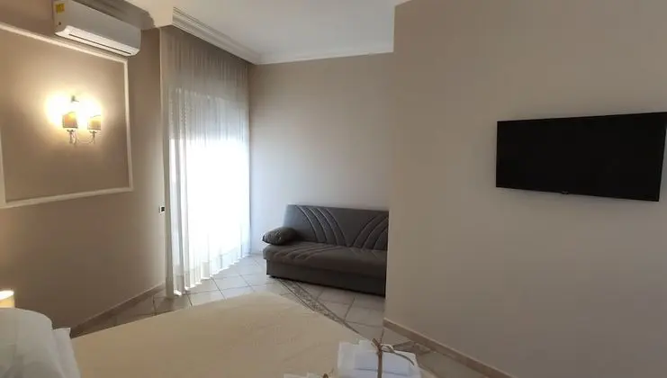 Superior Tek Büyük veya İki Ayrı Yataklı Oda, Kısmi Deniz Manzaralı (2)