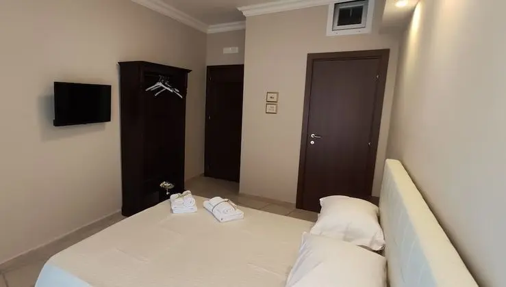 Superior Tek Büyük veya İki Ayrı Yataklı Oda, Kısmi Deniz Manzaralı (3)