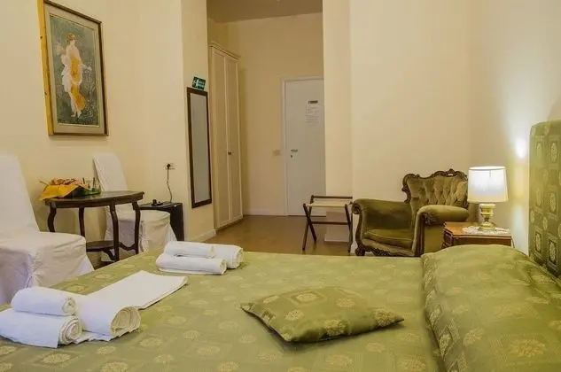 Standard Tek Büyük Yataklı Oda