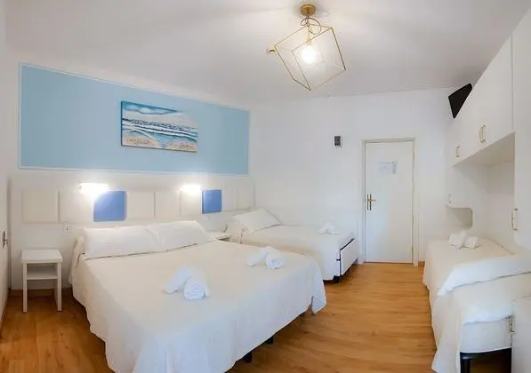 Classic Dört Kişilik Oda